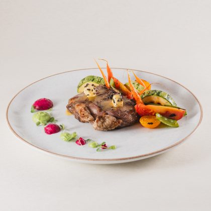 BIFE ANGOSTO Y VERDURAS RÚSTICAS